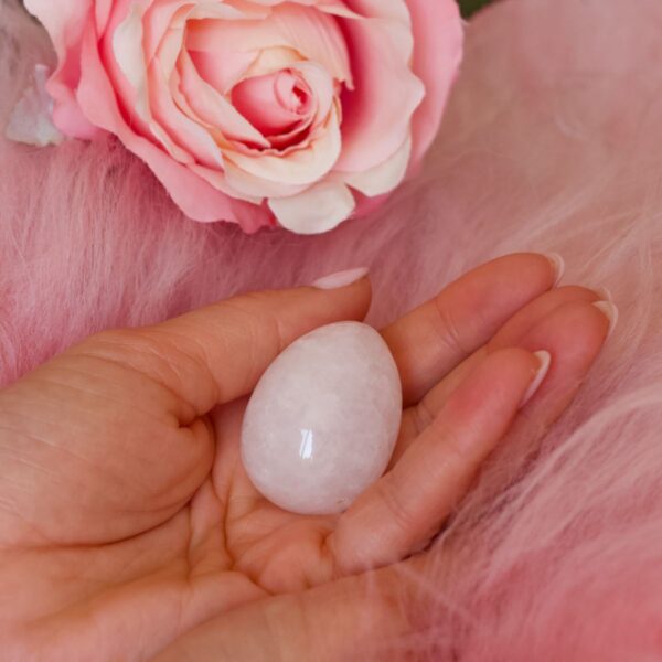 Clear Quartz Yoni Egg - Image 4