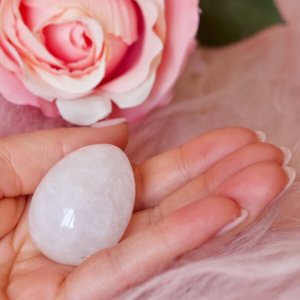 Clear Quartz Yoni Egg - Image 2