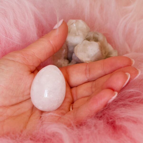 Clear Quartz Yoni Egg