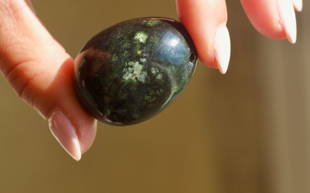 Nephrite Jade Yoni egg